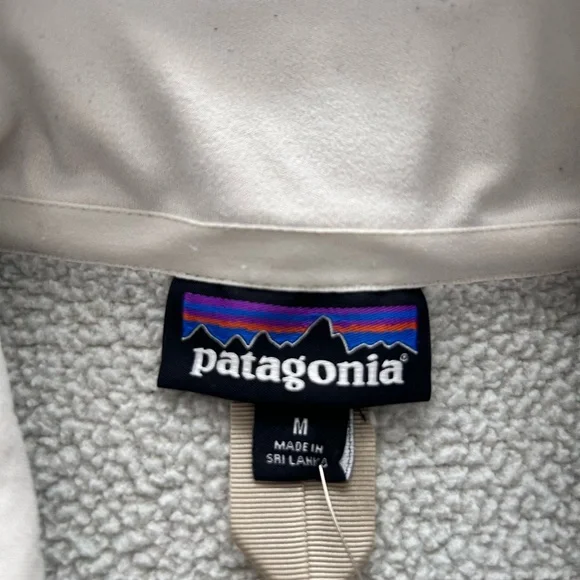 Patagonia Women’s’ Outwear Vest Tan Med - Picture 2 of 6